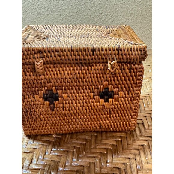 Vintage Rectangular Woven Rattan Basket With Lid & Black Accents - Picture 2 of 13